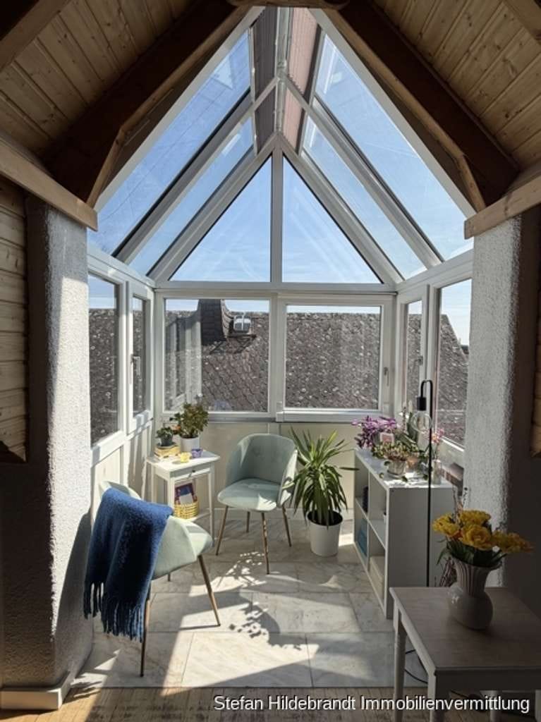 Immobilie in Oberursel - Phantastischer Dachtraum mit Wintergarten zum Verlieben in Oberursel-Oberstedten - Bild 1