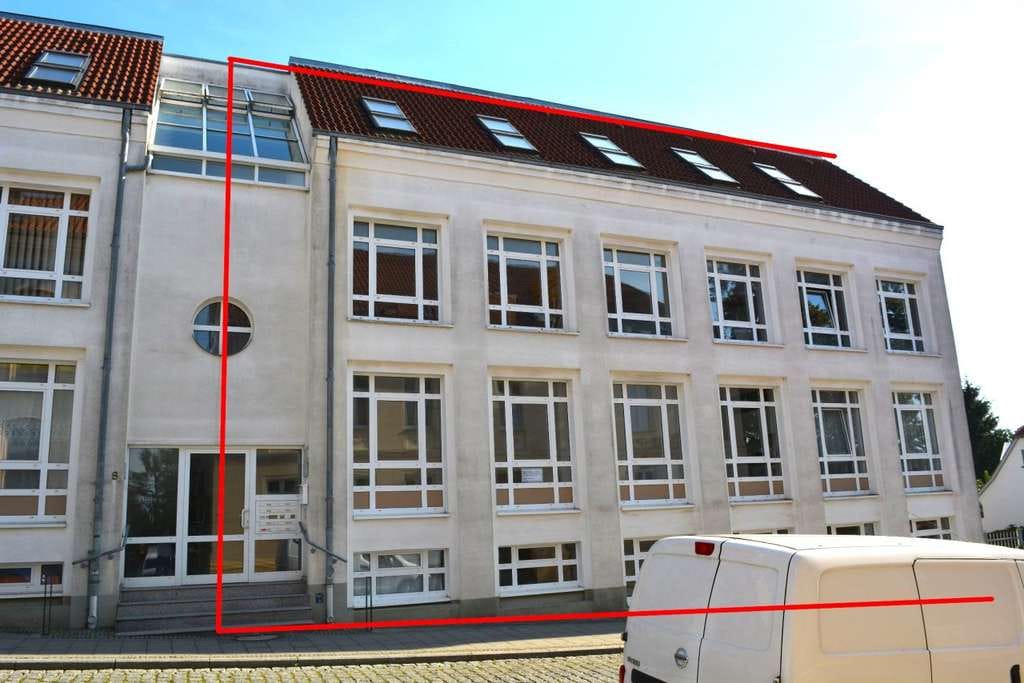Immobilie in Neustrelitz - Kapitalanleger aufgepasst! Mehrfamilienhaus in bester Lage zu verkaufen! - Bild 2