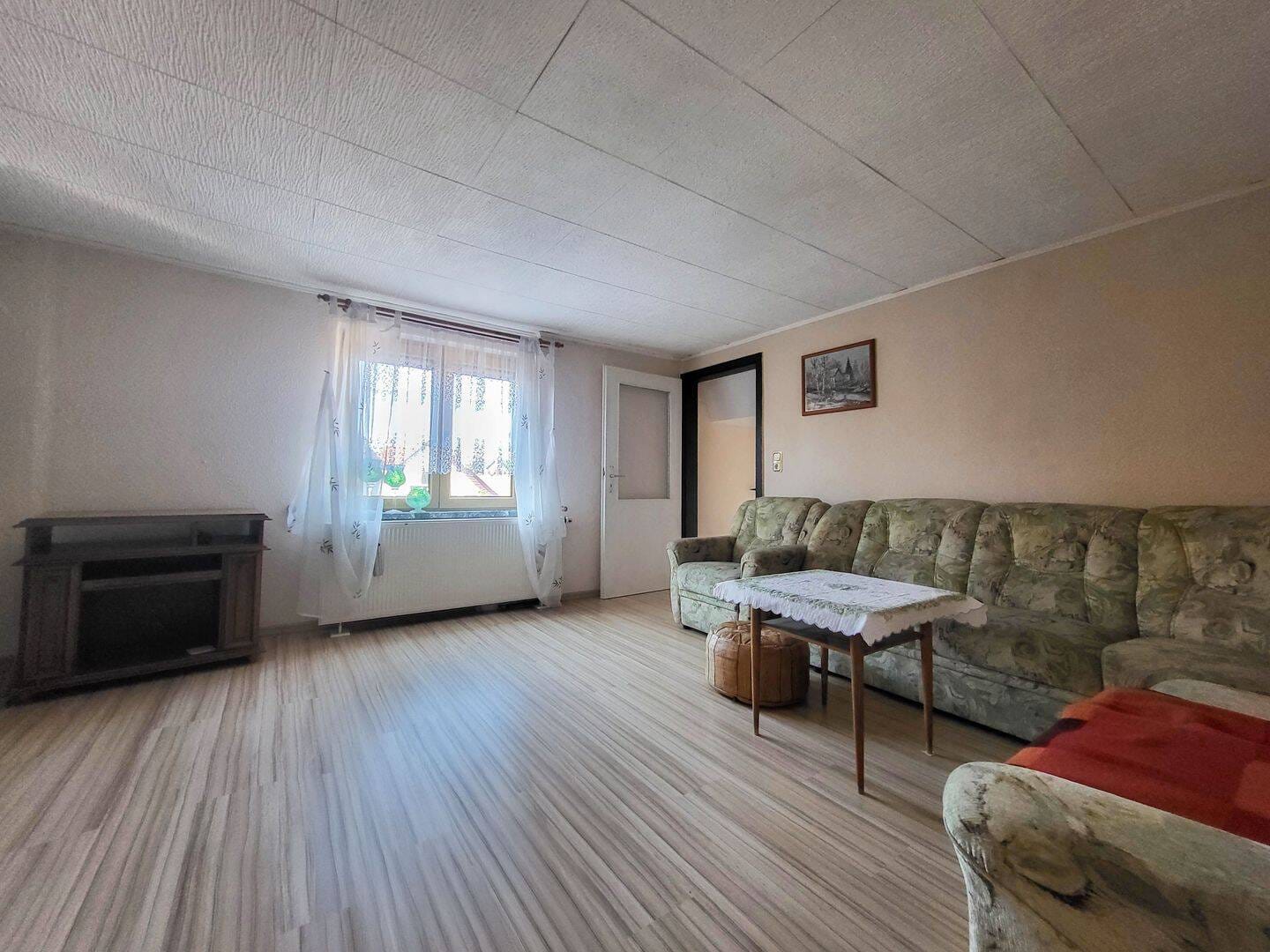 Immobilie in Am Ettersberg - Viel Raum für Ideen - Großzügiges Grundstück trifft auf charmantes Wohnhaus - Bild 4