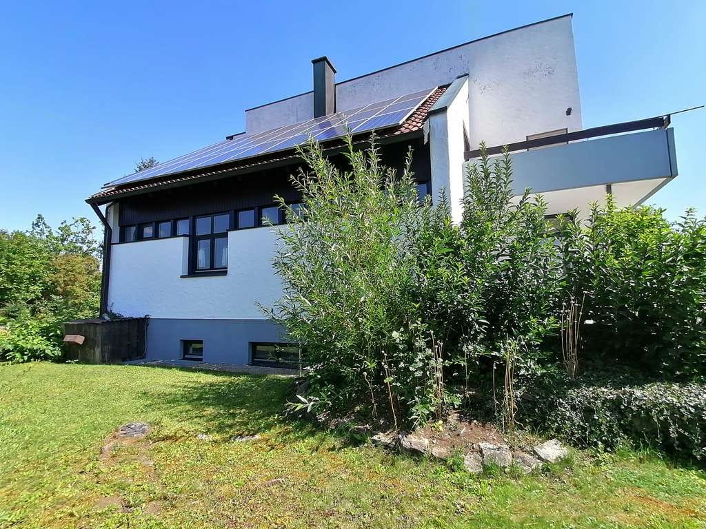 Immobilie in Gerstetten - Bezahlbares Einfamilienhaus  mit kleinem Garten, Doppelgarage im Zentrum von Gerstetten - Bild 1