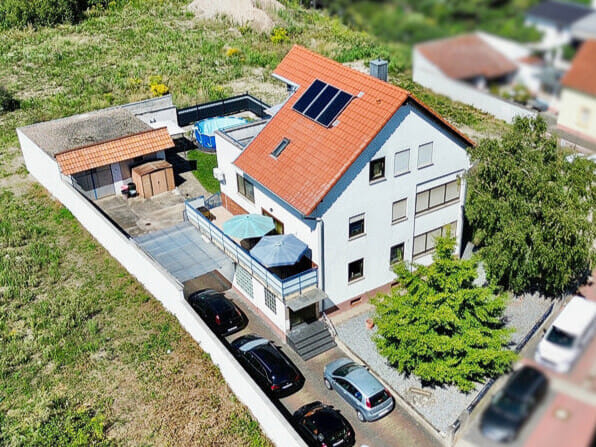 Immobilie in Rödersheim-Gronau - Großes Haus mit großem Grundstück und ruhiger Wohnlage - Bild 0