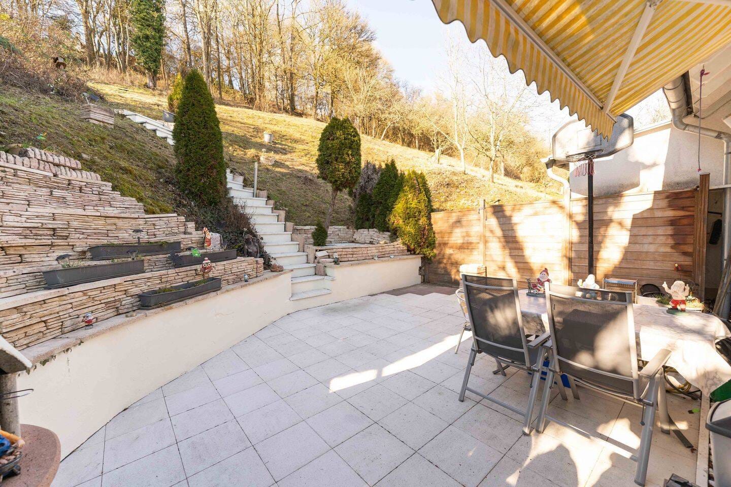 Immobilie in Trierweiler - Wohnen wie im Haus: Einzigartige Maisonette mit privatem Garten in Trierweiler - Bild 0
