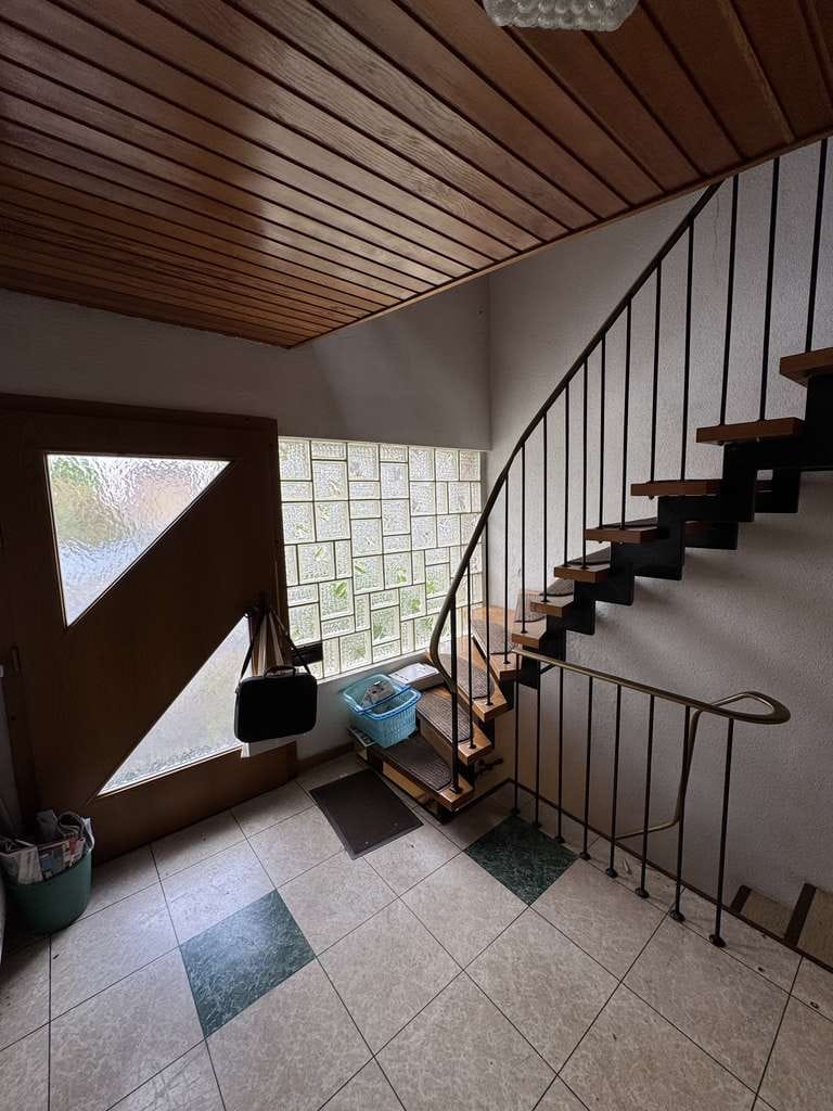 Immobilie in Dietzhölztal - Freistehendes Wohnhaus mit vielseitigen Nutzungsmöglichkeiten und traumhaftem Ausblick - Bild 3