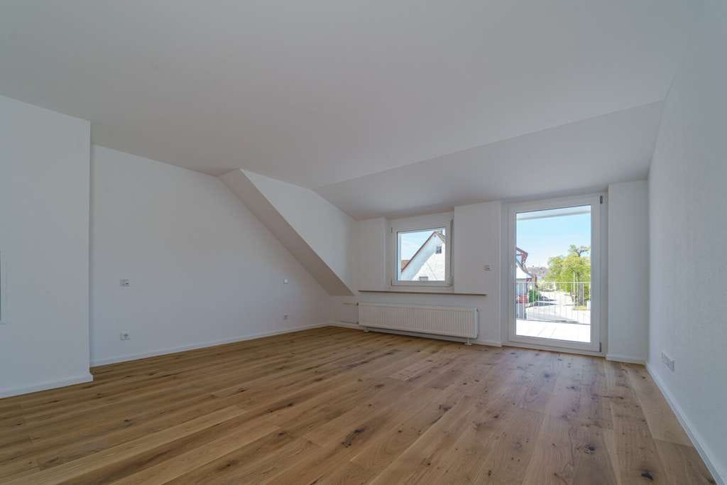 Immobilie in Volkertshausen - Renoviert, bezugsfrei, besonders - Großzügige Dachgeschosswohnung mit Balkon - Bild 4