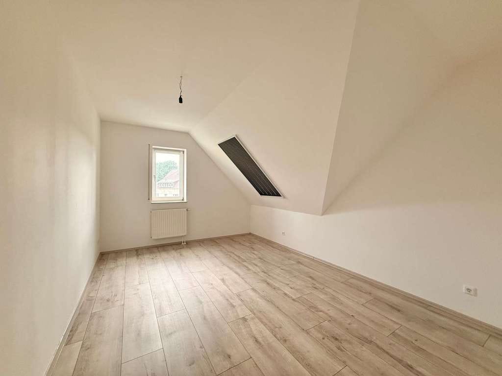 Immobilie in Weißenborn/Erzgebirge - 2-Zimmer-Dachgeschosswohnung mit offenem Wohnkonzept - Bild 3