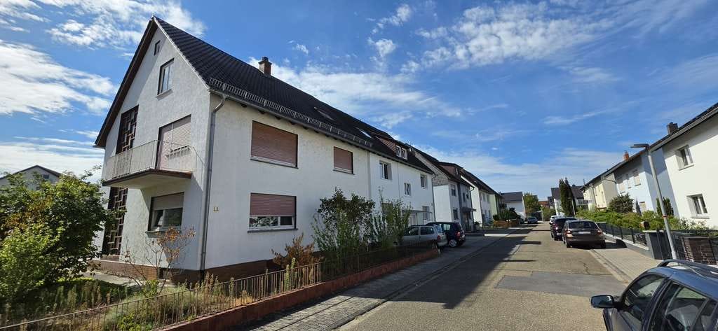 Immobilie in Ketsch - *** Renovierungsbedürftiges Dreifamilienhaus in sehr guter Lage von Ketsch *** - Bild 0