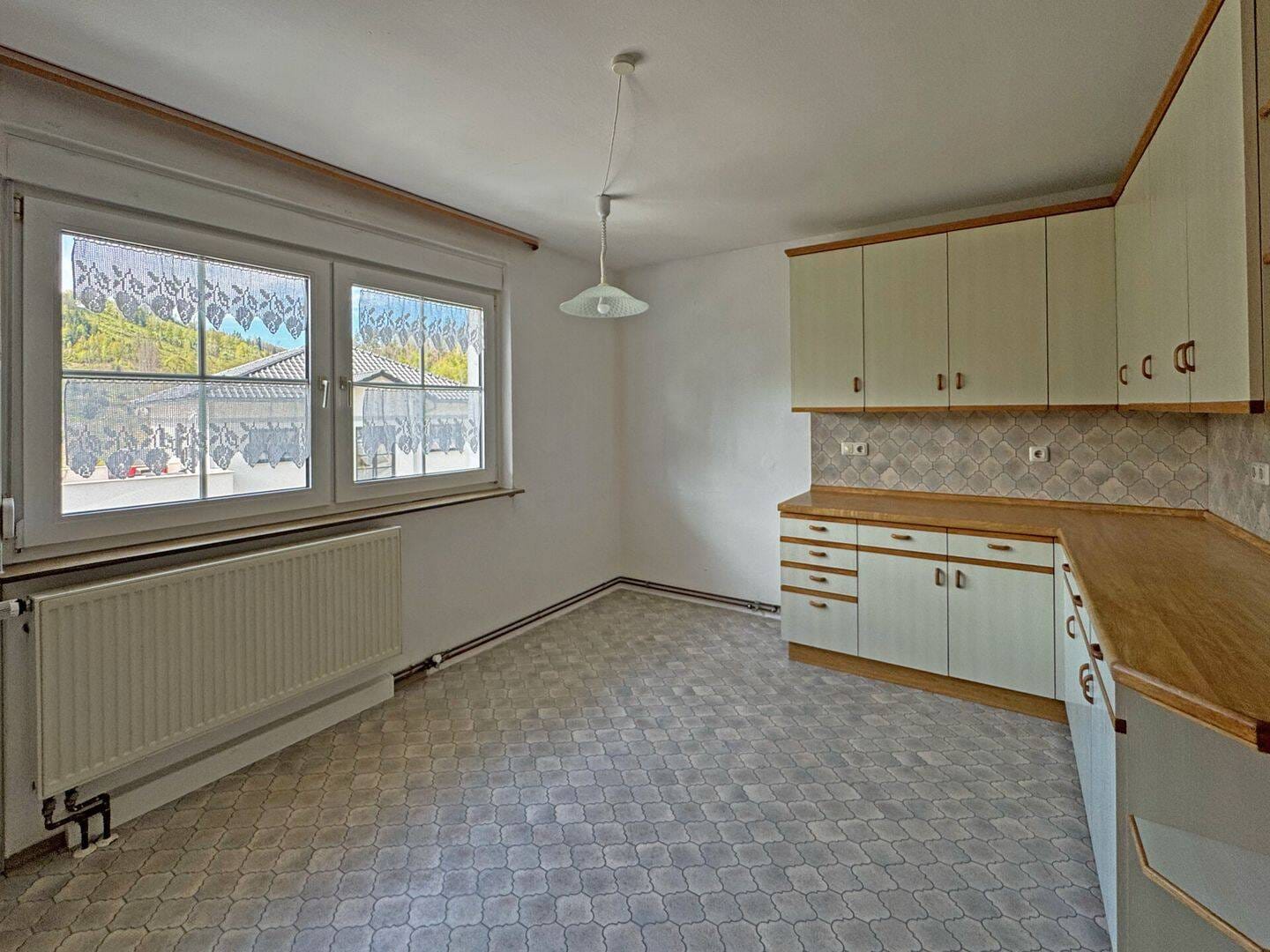 Immobilie in Wilhelmsthal - Familienfreundliches Einfamilienhaus mit Weitblick im Frankenwald - Bild 4