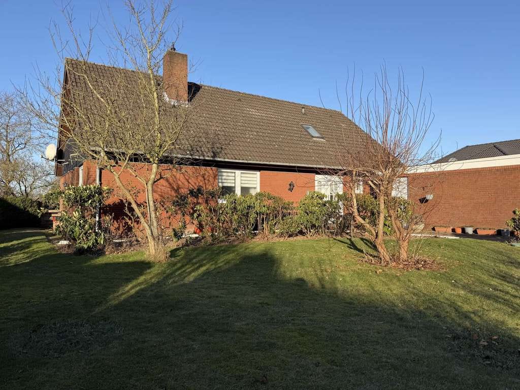 Immobilie in Süderlügum - Viel Platz für Ihre großzügigen Wohnträume – Haus mit Einliegerwohnung und Seele - Bild 0