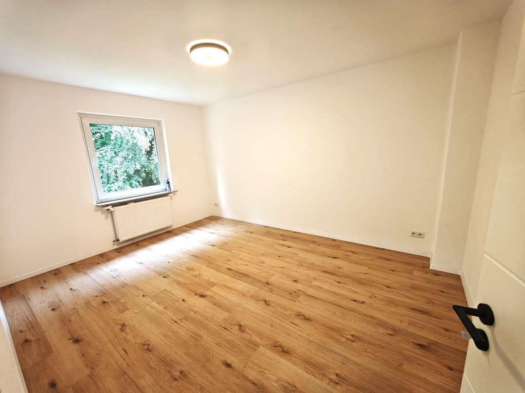 Immobilie in Osnabrück - Freigestellte 2ZKB | frisch saniert | 39 m² | EG | Gartenblick | von privat - Bild 0