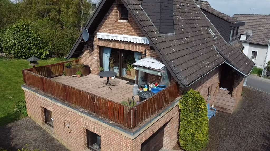 Immobilie in Kall - Freistehendes Einfamilienhaus - viele Zimmer und Platz in einem abwechslungsreichen Objekt - Bild 2