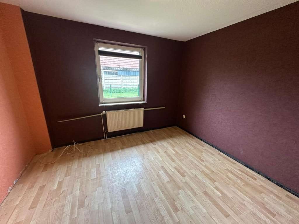 Immobilie in Rhauderfehn - Vielseitig nutzbares Mehrparteienhaus mit drei Wohneinheiten und ca. 250 m² Wohnfläche - Bild 3