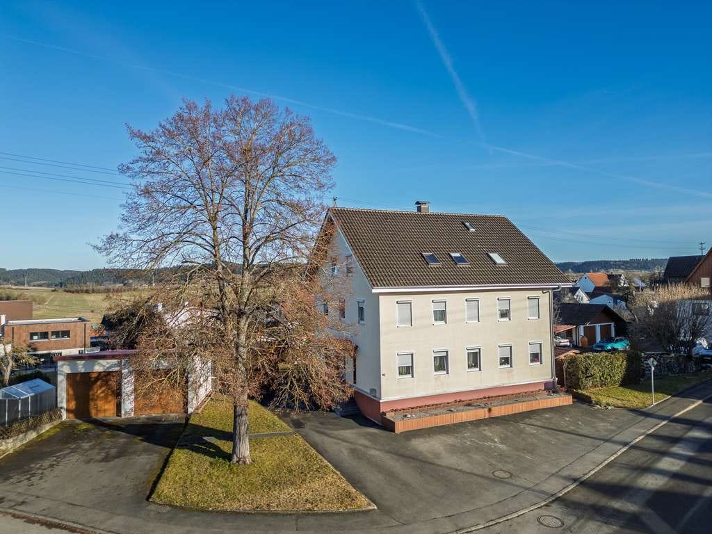 Immobilie in Epfendorf - Großzügiges Wohnhaus mit drei Einheiten – ideal für Mehrgenerationen oder Teilvermietung - Bild 0