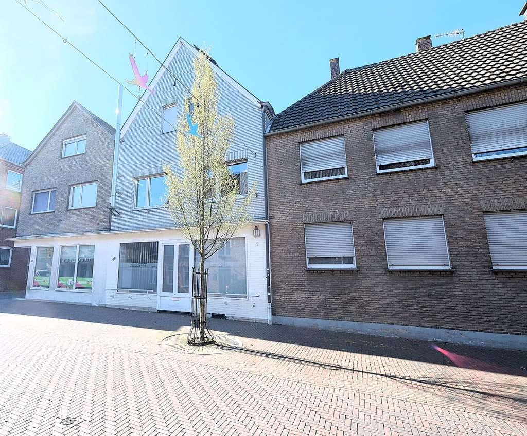Immobilie in Kranenburg - Energieeffizientes Wohn- und Geschäftshaus mit großer Dachterrasse - Bild 2