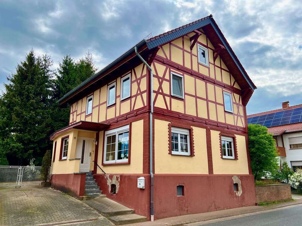 Immobilie in Wehretal - Bezauberndes Fachwerkhaus mit Nebengebäude und Gartenidylle in Wehretal - Bild 0