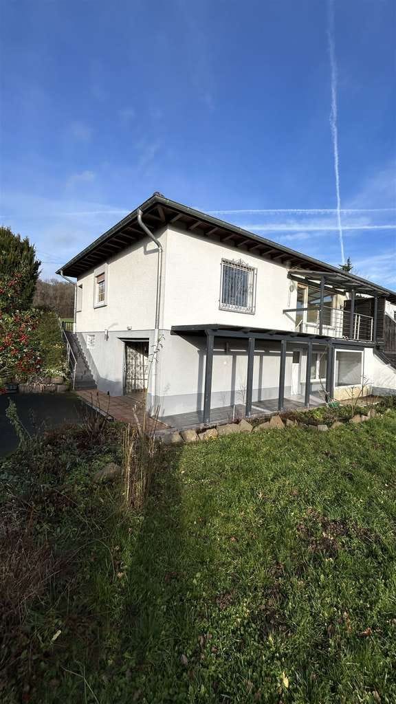 Immobilie in Neustadt (Wied) - Modernisierte Doppelhaushälfte mit Anliegerwohnung - Bild 0