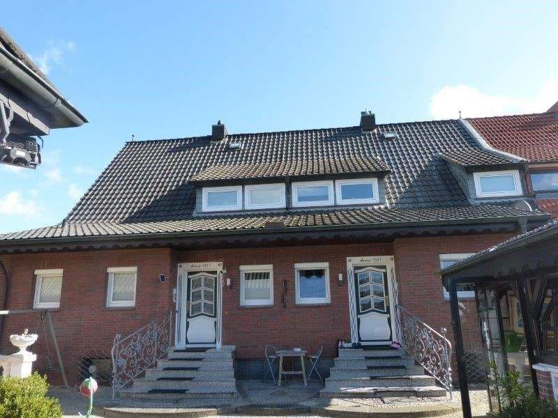 Immobilie in Itzstedt - Doppelhaushälfte mit 2 Wohneinheiten auf großem Grundstück - Bild 1