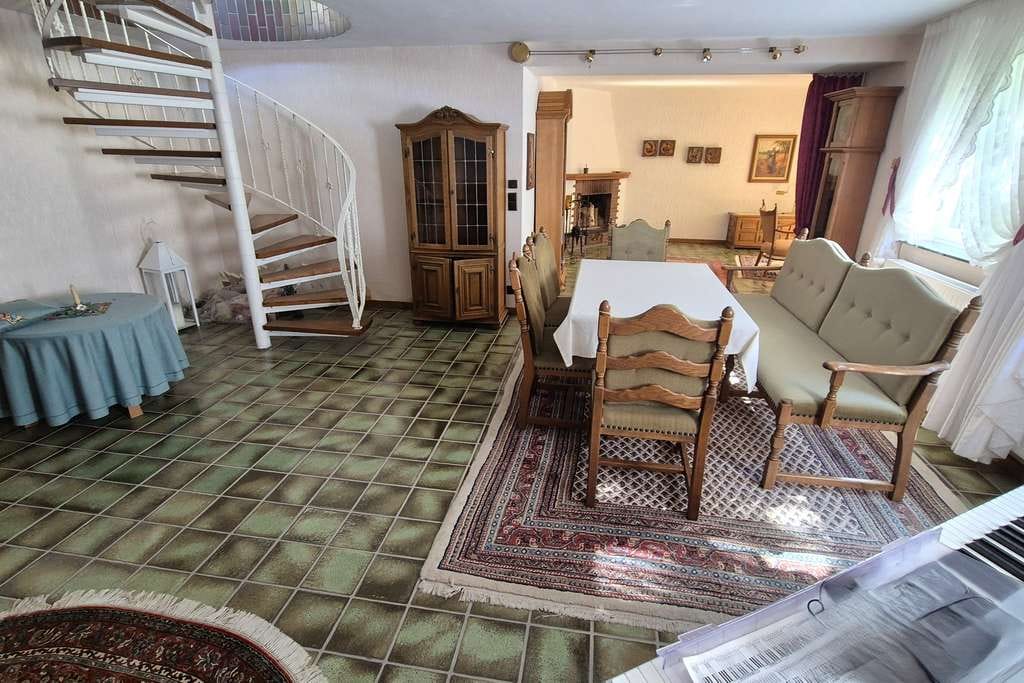 Immobilie in Eslohe - Ein Familienhaus mit viel Platz und großem Garten - Bild 3