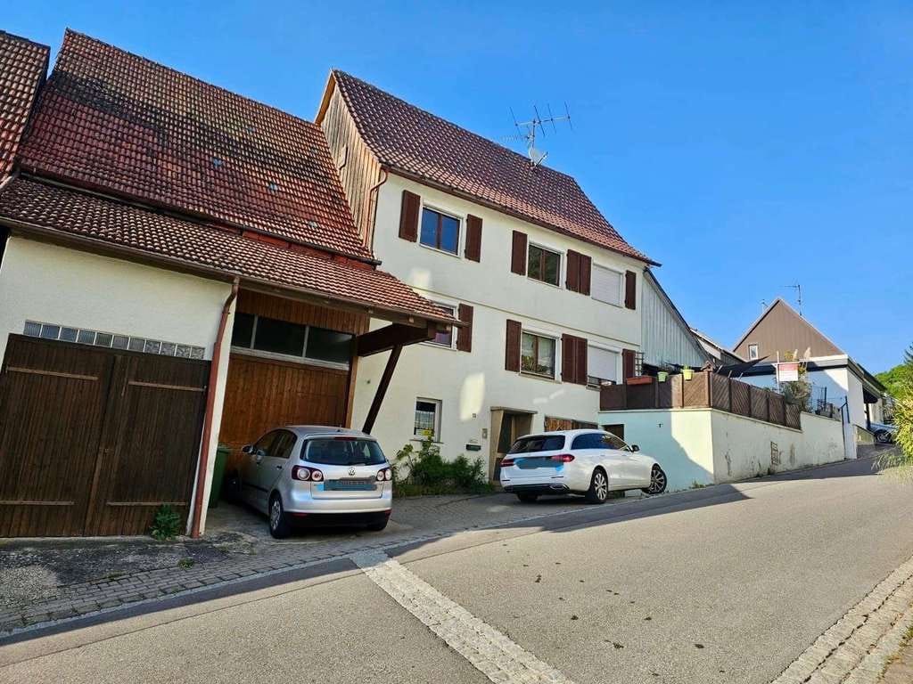 Immobilie in Haiterbach - Ein Haus + ein Bauplatz = zwei Grundstücke - Bild 0
