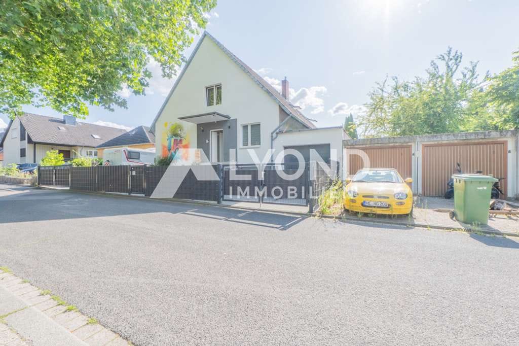 Immobilie in Königslutter am Elm - Dieses Einfamilienhaus in Königslutter sucht Sie als neuen Eigentümer! - Bild 0