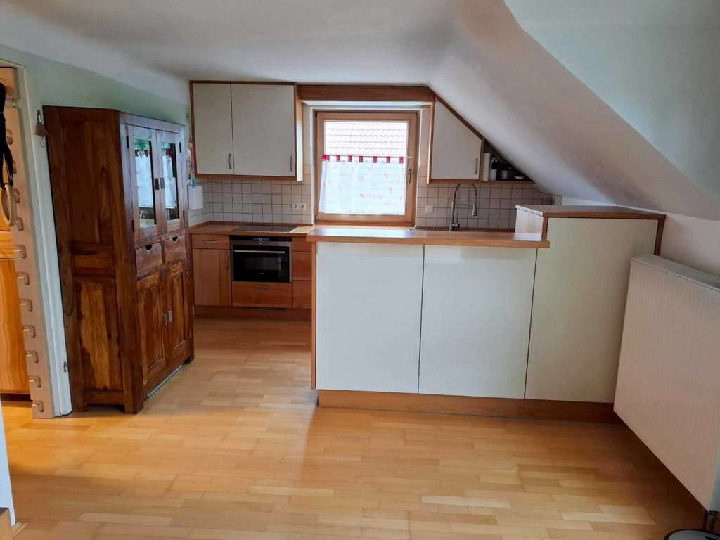 Immobilie in Eurasburg - Wohnen mit Weitblick – Charmante Maisonette-Wohnung in idyllischer Lage - Bild 0