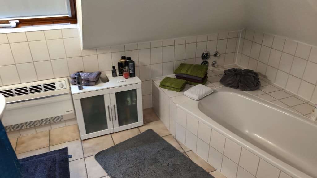 Immobilie in Oberkirch - LICHTDURCHFLUTETE 2,5- ZIMMEREIGENTUMSWOHNUNG IN  ZENTRALER LAGE VON  OBERKIRCH - Bild 3