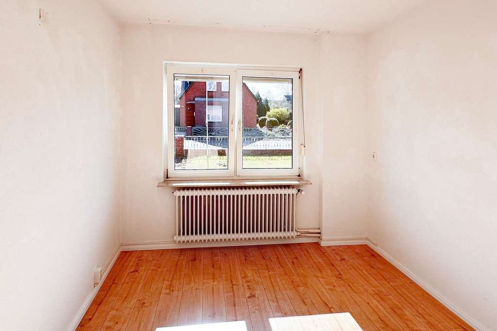 Immobilie in Cadenberge - Einfamilienhaus mit viel Gestaltungsmöglichkeit in toller, sonniger Lage, Obj.8573 - Bild 4