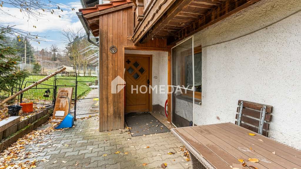 Immobilie in Prackenbach - Vielseitiges Bauernhaus mit bis zu 4 Einheiten, Offenstall und Pferdeboxen – ideal für Hundehalter - Bild 3