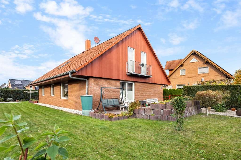 Immobilie in Auhagen - Einfamilienhaus mit Einliegerwohnung, Wintergarten & 2 Kaminen – nahe Steinhuder Meer in Auhagen - Bild 4