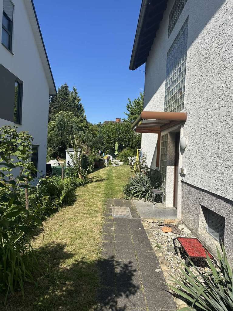 Immobilie in Schwalbach - Mehrfamilienhaus in schöner Wohnlage von Schwalbach - Bild 2