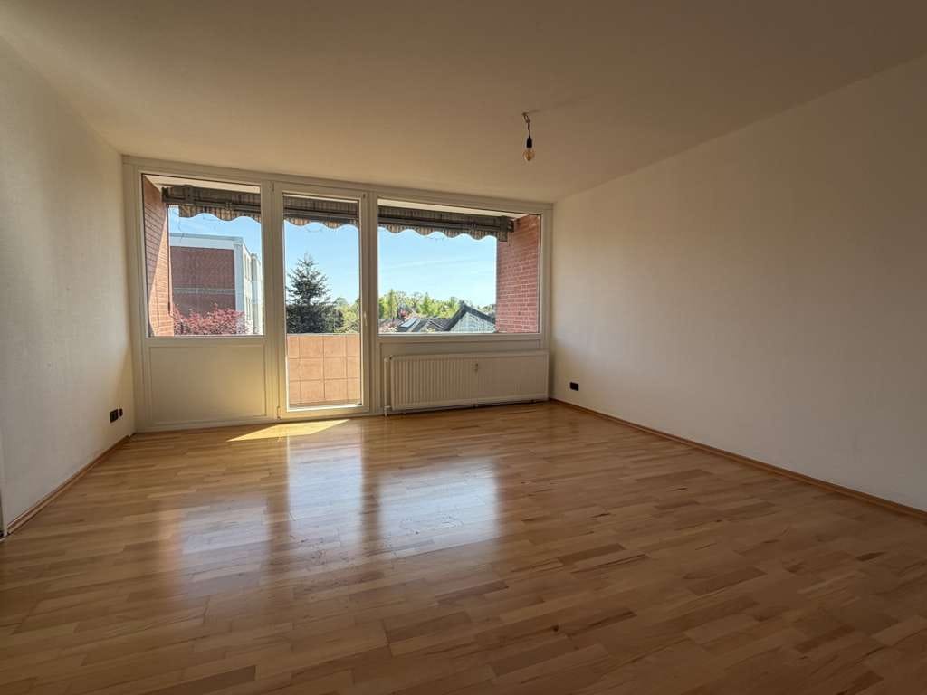 Immobilie in Adendorf - Licht, Lage, Balkon – charmante 3-Zimmer-Wohnung - Bild 2