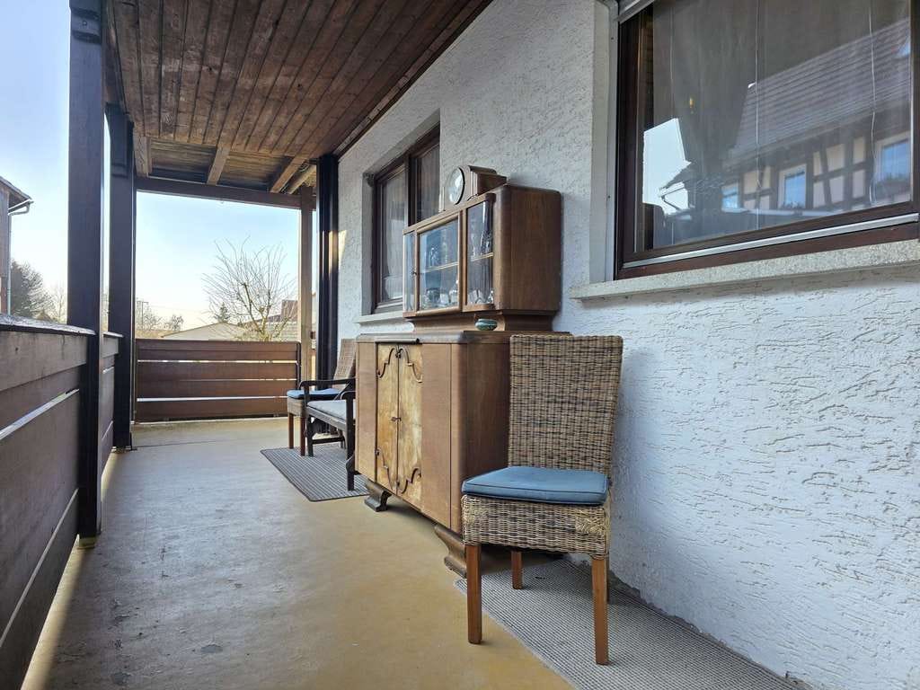 Immobilie in Itzgrund - Hidden Champion! Wohnhaus mit Veranda, 2 Balkons, 2 Bäder, Nebengebäude/Scheune u. heimeligem Garten - Bild 3