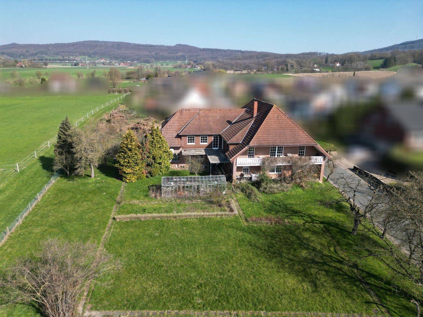 Immobilie in Porta Westfalica - Großzügiges Wohn- & Geschäftshaus - inklusive Baugrundstück und enormem Entwicklungspotenzial... - Bild 4
