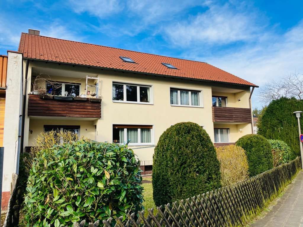 Immobilie in Schwaig bei Nürnberg - Viel Platz für Familie und Gemeinschaft – Attraktives 5 Familienhaus in Schwaig - Bild 0