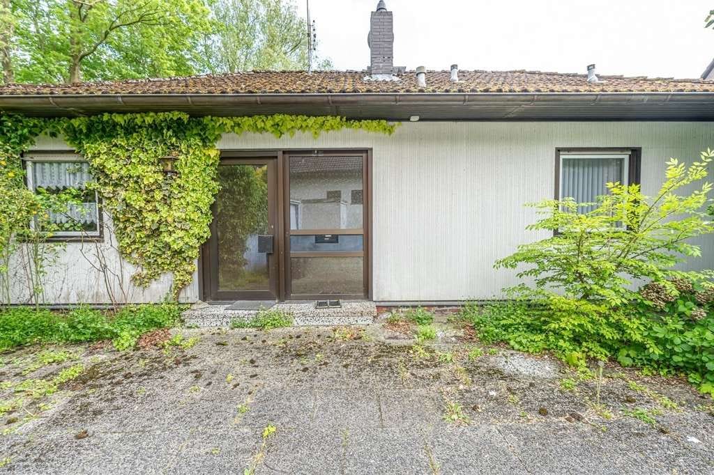 Immobilie in Jever - Charmanter teilmodernisierter Bungalow in zentrumsnaher aber ruhiger Lage von Jever - Bild 1