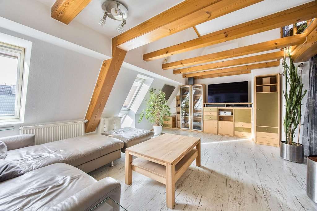 Immobilie in Diespeck - Gepflegtes Dreifamilienhaus - Ideal für Mehrgenerationenwohnen - Bild 3
