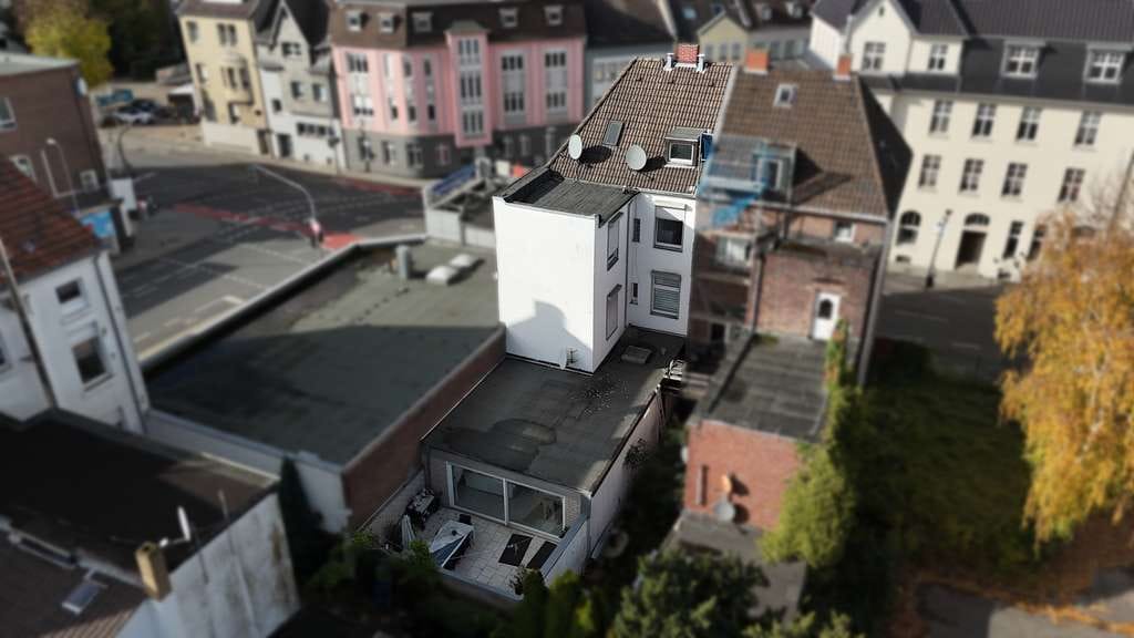 Immobilie in Mönchengladbach - Attraktives Mehrfamilienhaus mit Garten – solide Kapitalanlage in Mönchengladbach - Bild 1