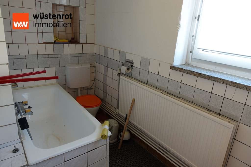 Immobilie in Lugau - Sanierungsbedürftiges Einfamilienhaus mit großem Nebengebäude und Potenzial - Bild 3