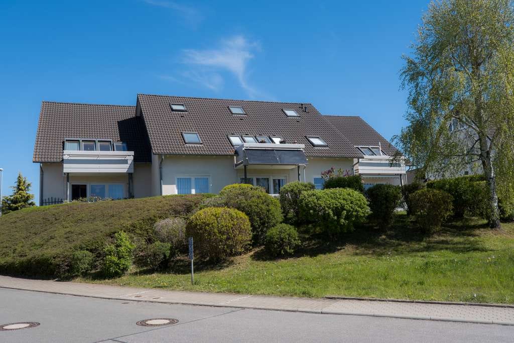 Immobilie in Hohndorf - 1 von 2 gepflegten Eigentumswohnungen mit Balkon, Keller, Stellplatz in sehr guter Lage von Hohndorf - Bild 4