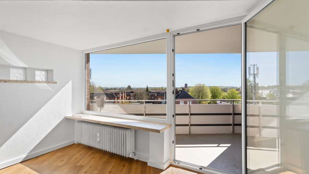 Immobilie in Malente - 1-Zimmer mit Wow-Blick: Balkon, neue Küche und viel Licht - Bild 1
