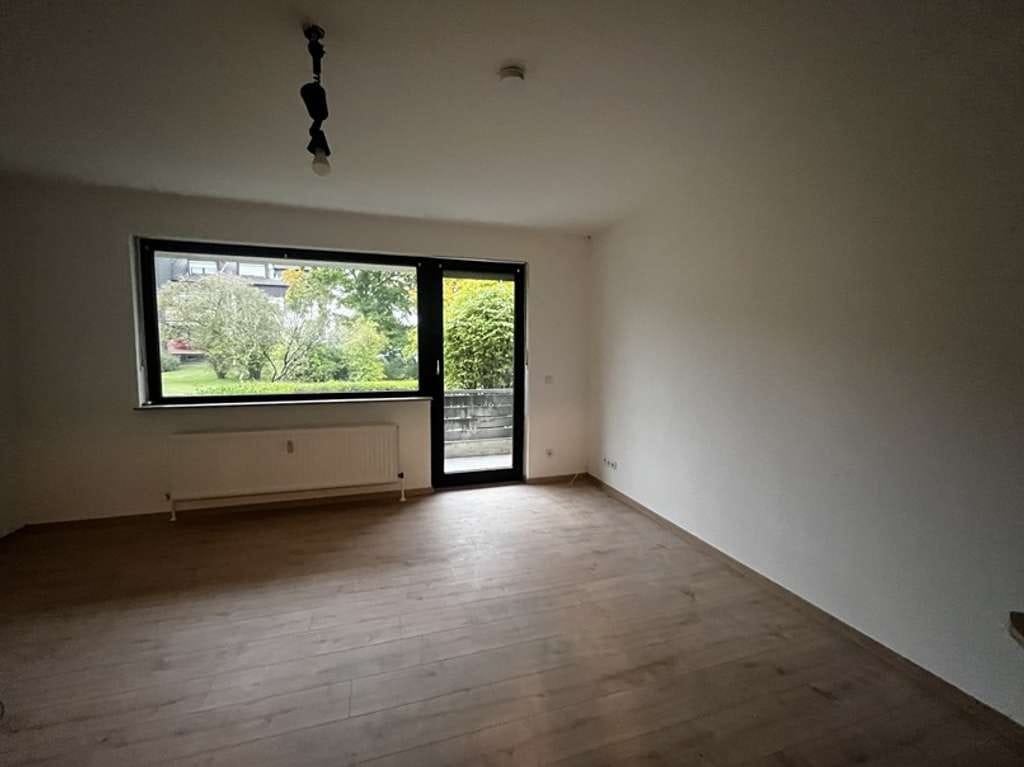 Immobilie in Bad Staffelstein - RENOVIERTE ERDGESCHOSSWOHNUNG MIT TG-STELLPLATZ - Bild 0