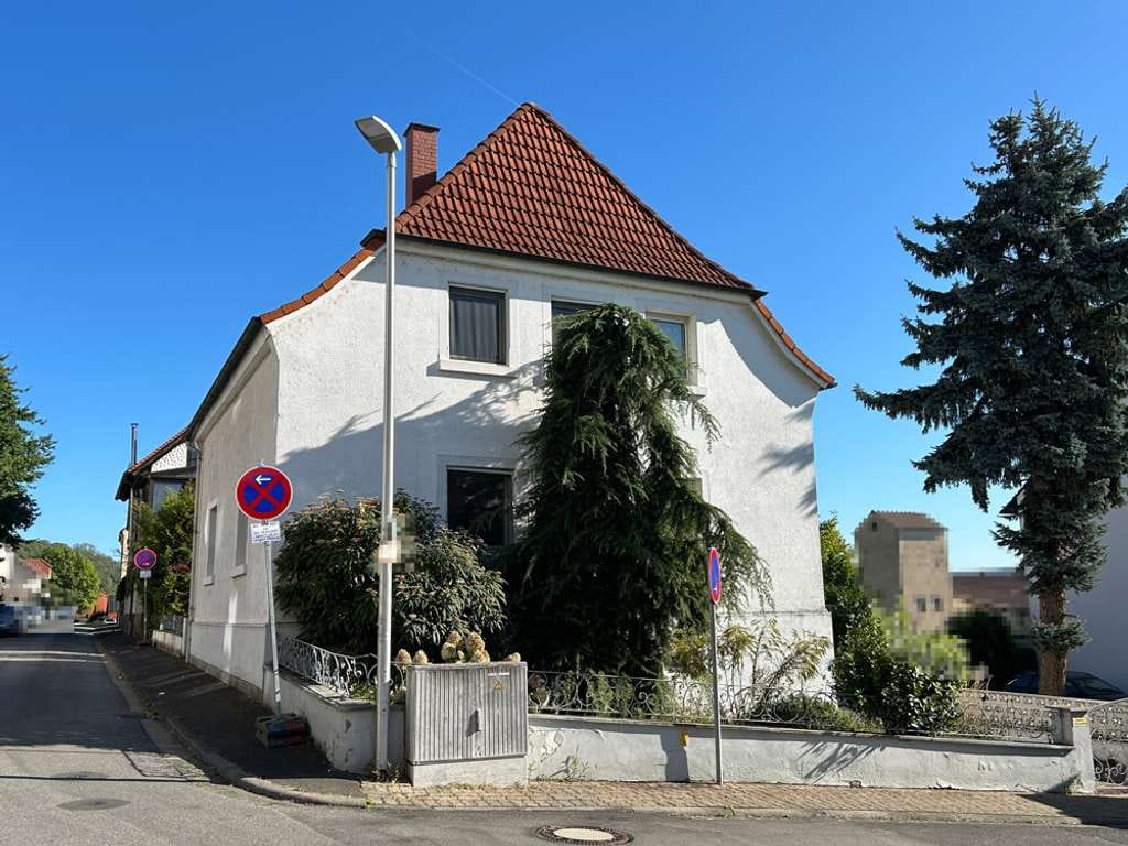 Immobilie in Obernburg am Main - Zentral wohnen, ruhig leben ... Charmantes Einfamilienhaus mit Garten! - Bild 1