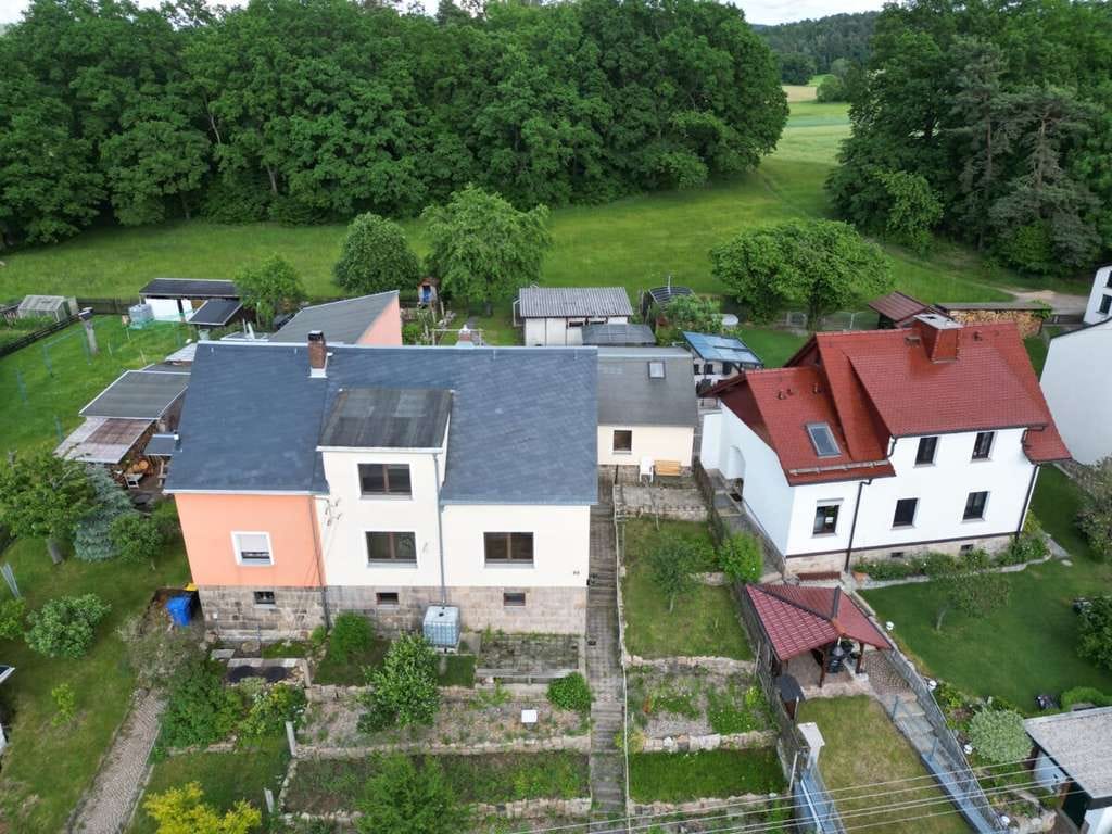 Immobilie in Hartmannsdorf bei Kirchberg - Ihr Projekt im Grünen: entkernte Doppelhaushälfte mit idyllischem Ausblick - Bild 1