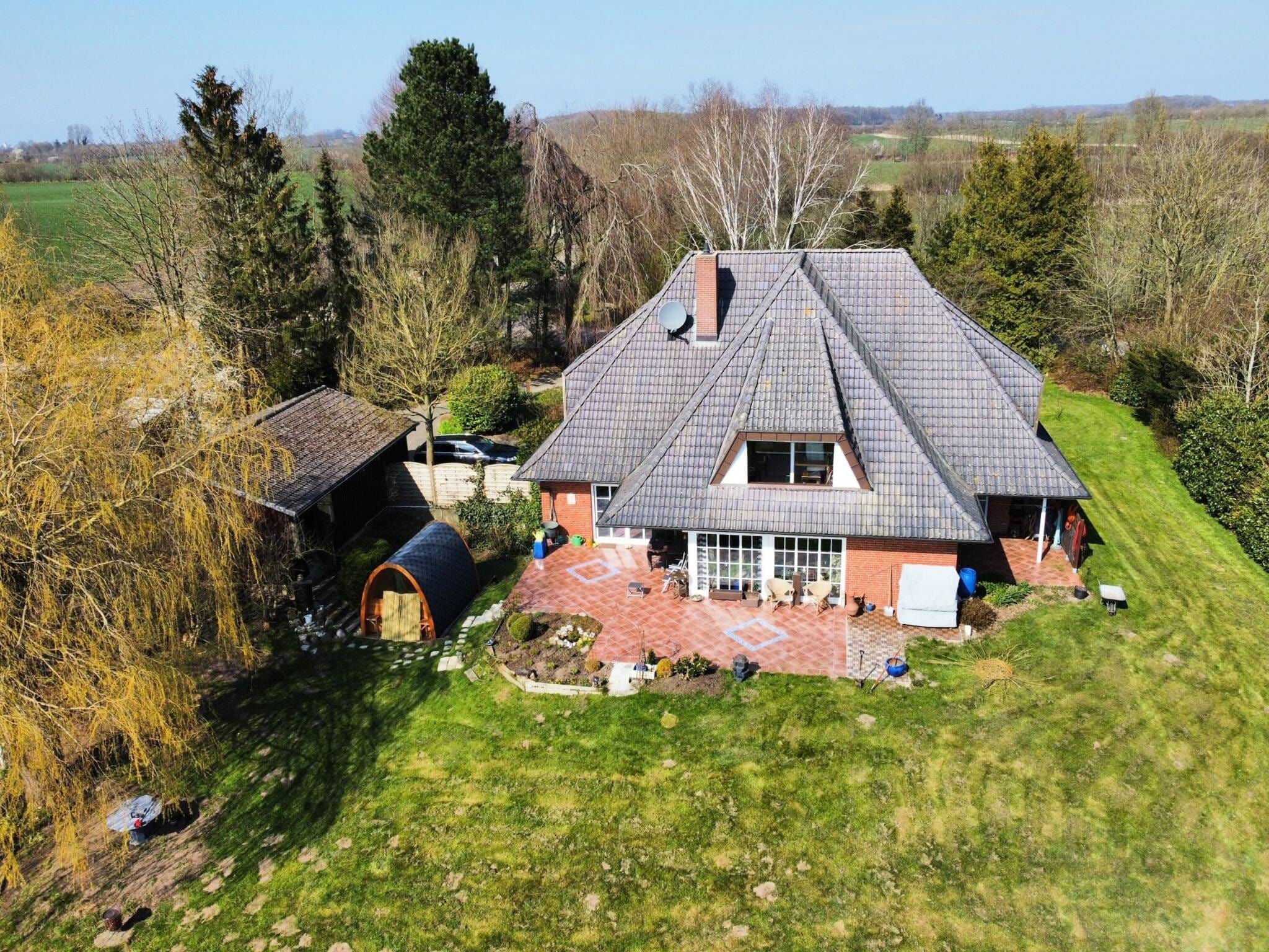 Immobilie in Böklund - Ein- bis Zweifamilienhaus für anspruchsvolle Pferdehalter - Bild 1