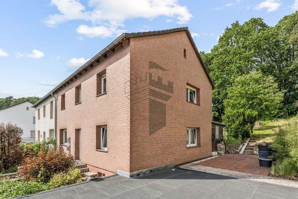 Immobilie in Westerkappeln - WESTERKAPPELN: Frei werdendes Zweifamilienhaus – seltene Chance auf vielfältige Möglichkeiten - Bild 2
