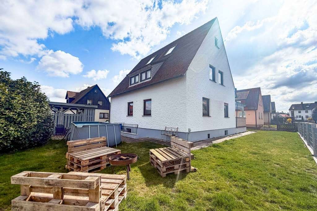 Immobilie in Röttenbach - Seltene Gelegenheit nahe Brombachsee! Freistehendes Dreifamilienhaus, barrierefreies EG - bezugsfrei - Bild 0