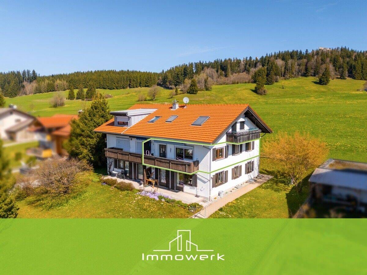 Immobilie in Eisenberg - Vermietete 3-Zimmerwohnung in Eisenberg-Zell mit schönem Ausblick, ca. 3% Rendite - Bild 0