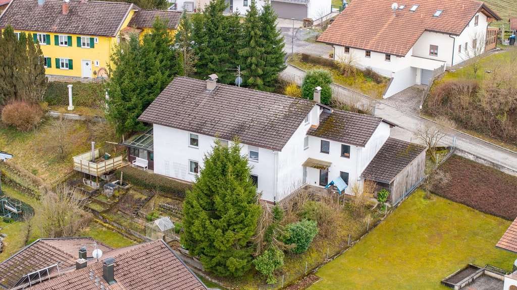 Immobilie in Nußdorf - Vielseitiges Zweifamilienhaus in ruhiger Hanglage - Aiging / Nußdorf - Bild 3