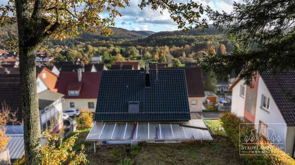Immobilie in Fischbach bei Dahn - Erhöht wohnen, entspannt leben – Einfamilienhaus mit Fernsicht, Garten und Garagen - Bild 2