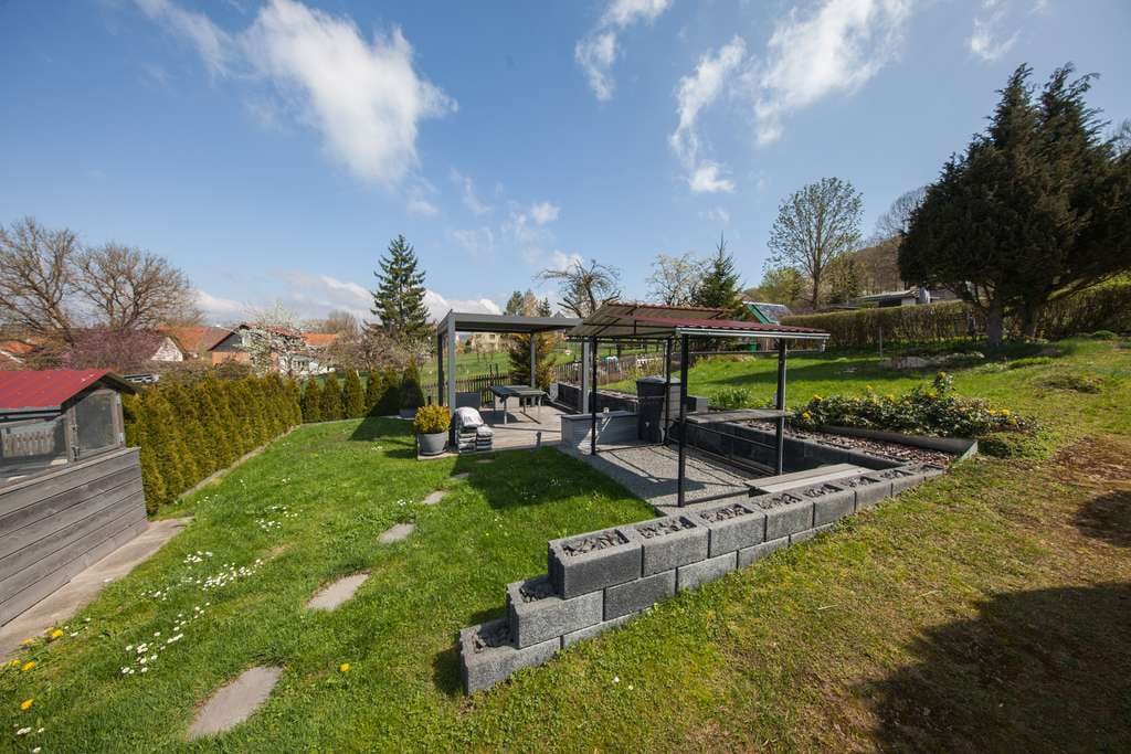 Immobilie in Hildburghausen - Preisgünstig, gut vermietet, und umfassend renoviert! 2-Zimmer ETW in sonniger, ruhiger Ortsrandlage - Bild 4