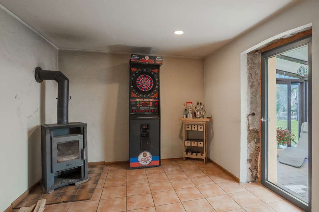 Immobilie in Gönnersdorf - Freistehendes Haus mit Wintergarten + Kamin + 999 m² Grundstück + große Scheune - Bild 1